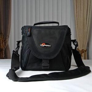 Lowepro Camara Handbag.